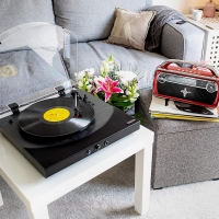 Ολοκληρωμένο σύστημα πικάπ Premier LP της ION Audio σε μοντέρνο design
